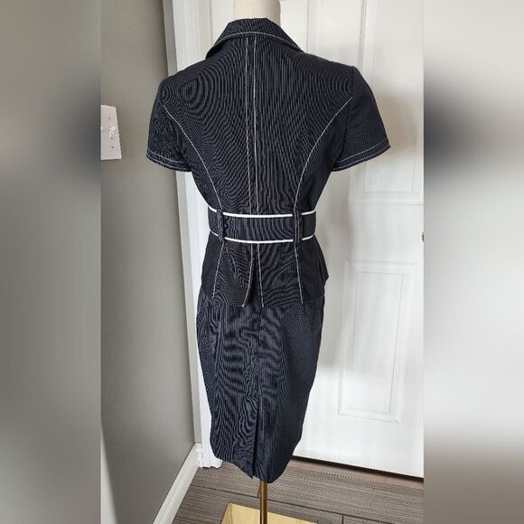 Suzy Shier Navy Pinstripe skirt suit - jacket is a 5/6 and Skirt is a size 0 - Picture 5 of 15